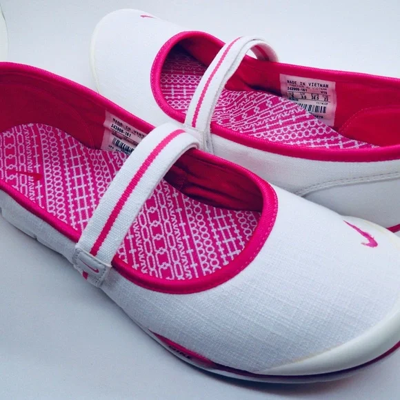 Nike NWT Mary Jane Size 6 White Sneakers Shoes - Picture 7 of 15